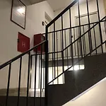 Monlux Studio- Free Public Parking-easy Walk To The Center Split
