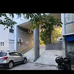 Apartamento Monlux Studio- Free Public Parking-easy Walk To The Center