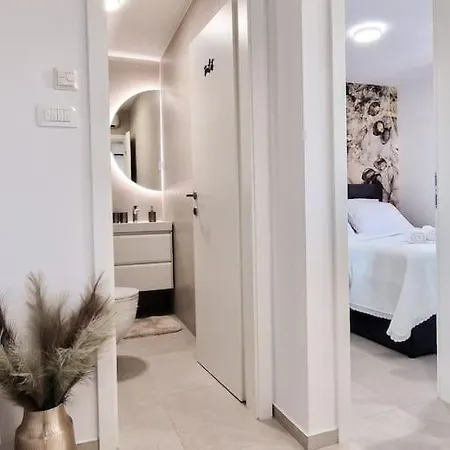 Monlux Studio- Free Public Parking-easy Walk To The Center * Split