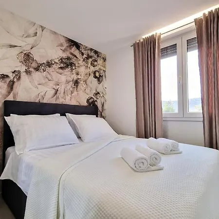 Apartment Monlux Split